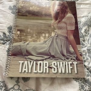 Taylor Swift  notebook